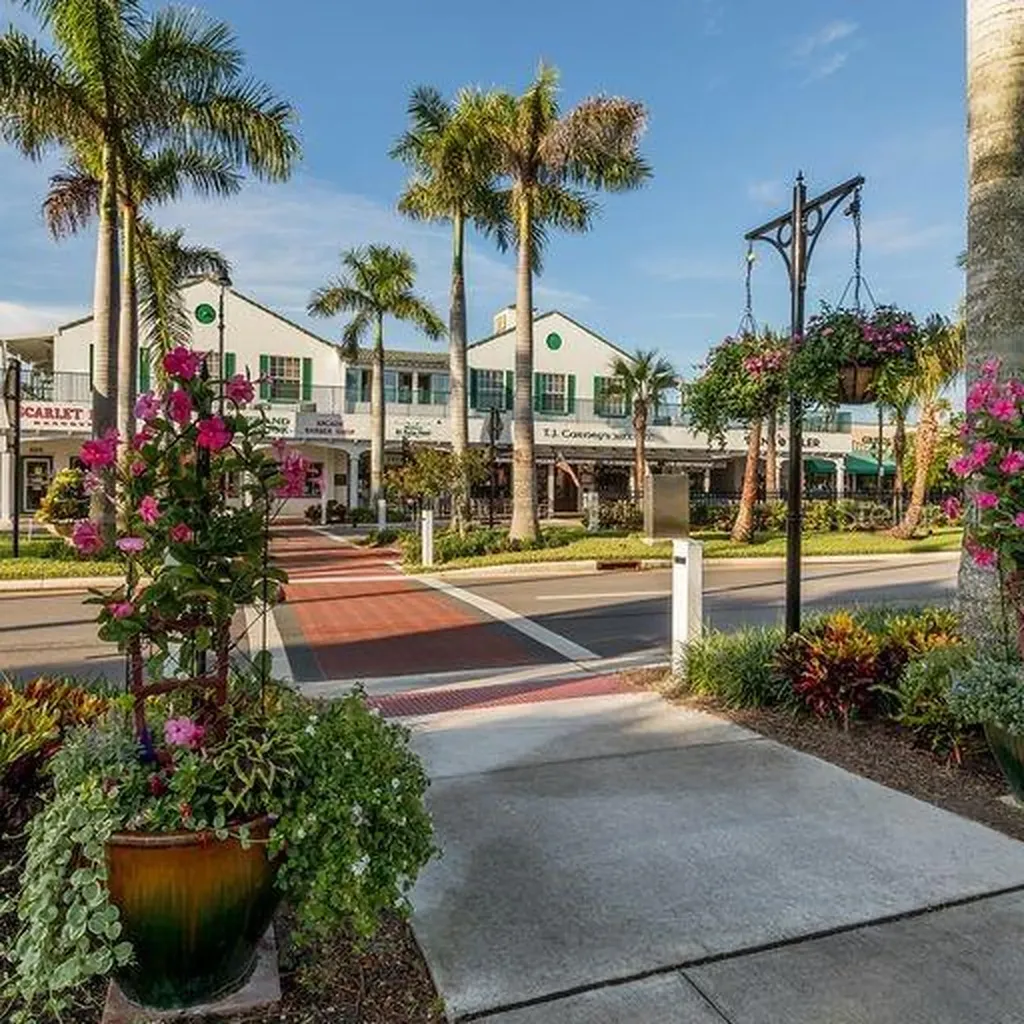934 E Venice Avenue Venice FL 34285