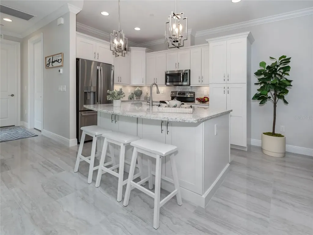 934 E Venice Avenue Venice FL 34285