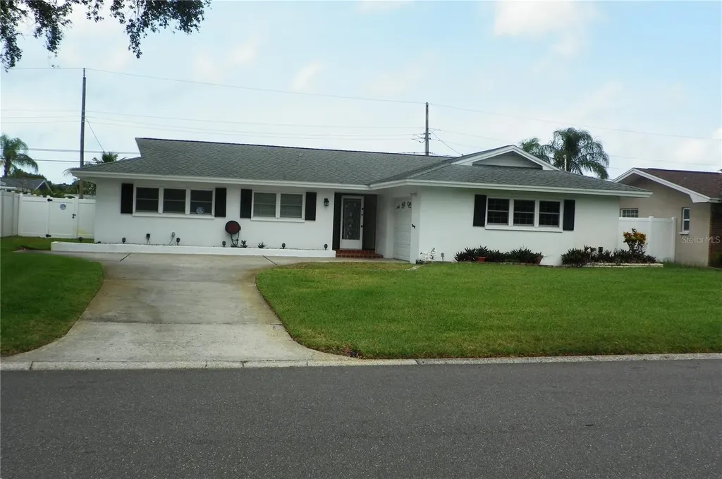 13777 Trinidad Drive Seminole FL 33776