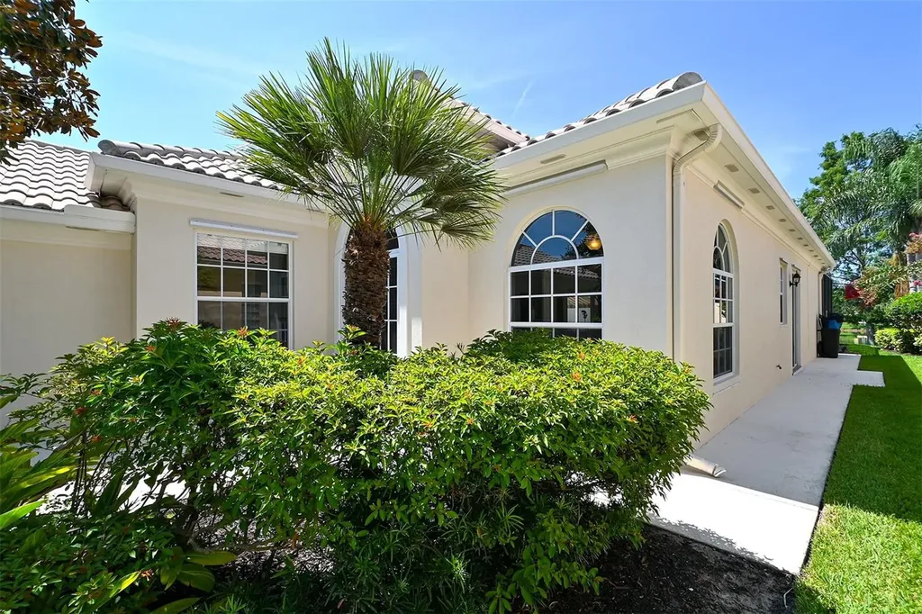 5528 Lucia Place Sarasota FL 34238