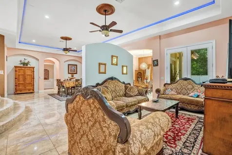 314 W Kelly Park Road Apopka FL 32712