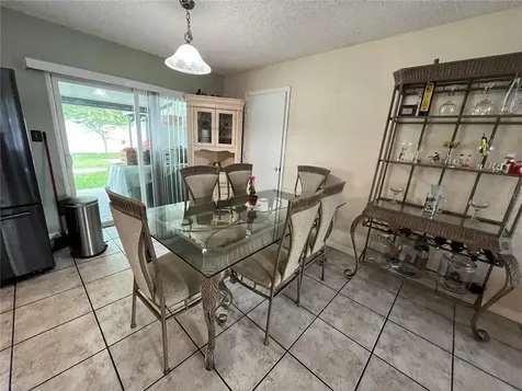 501 W Mclendon Street Plant City FL 33563