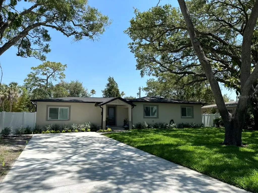 6161 Burlington Avenue N St Petersburg FL 33710