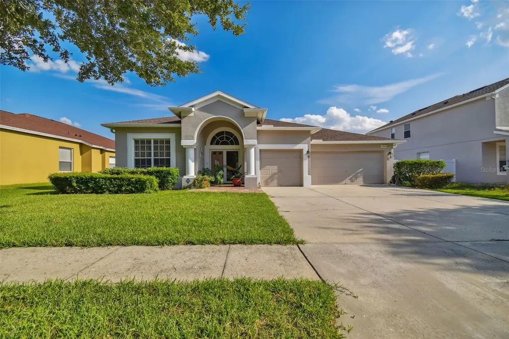 1916 Heartland Circle Valrico FL 33594