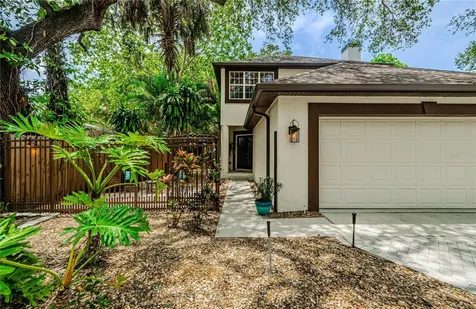2821 W Bay Avenue Tampa FL 33611