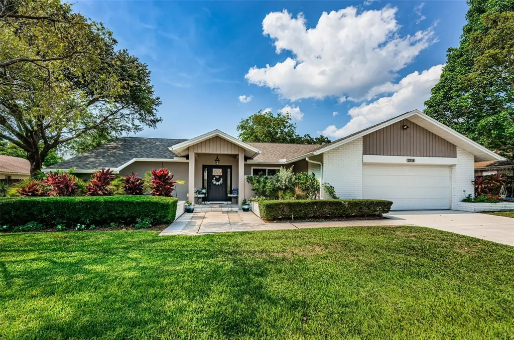 2718 Meadow Wood Drive Clearwater FL 33761