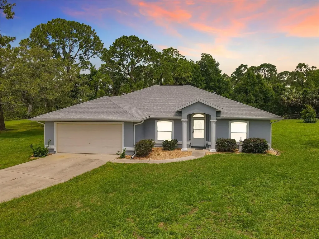 12621 SE 122nd Street Ocklawaha FL 32179