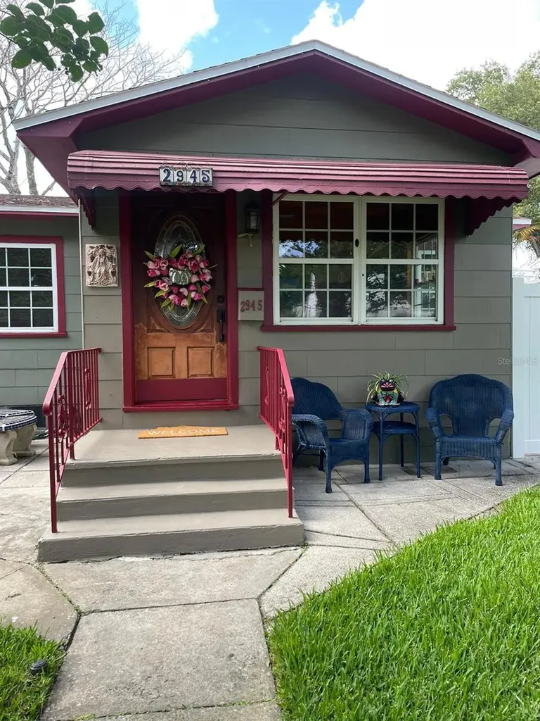 2945 Dartmouth Avenue N St Petersburg FL 33713