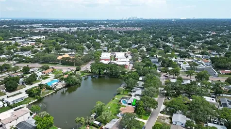 250 NW Lincoln Circle N St Petersburg FL 33702