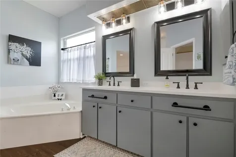 2061 Old Pine Way Sarasota FL 34232