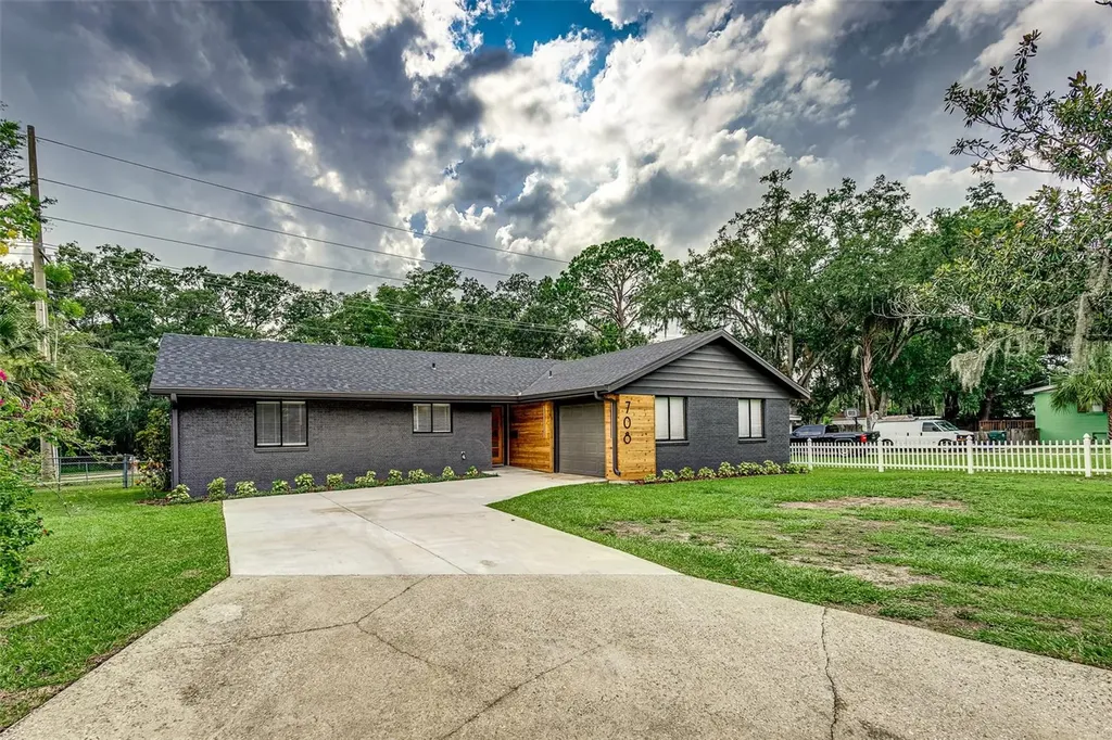 708 Palencia Place Lakeland FL 33803