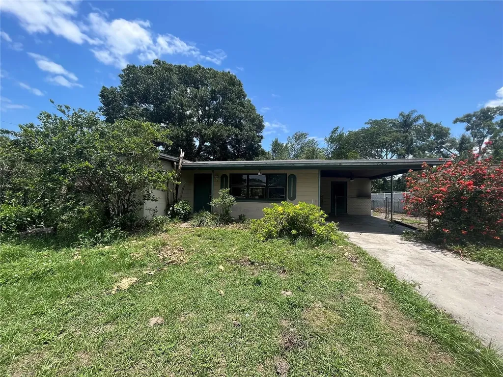 7305 N Coarsey Drive Tampa FL 33604