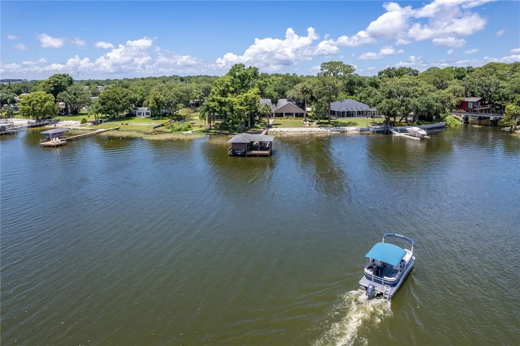 900 Harbor Terrace Terrace N Tavares FL 32778