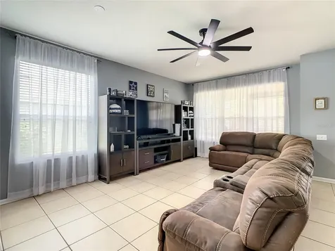 2333 Meadow Oak Circle Kissimmee FL 34746