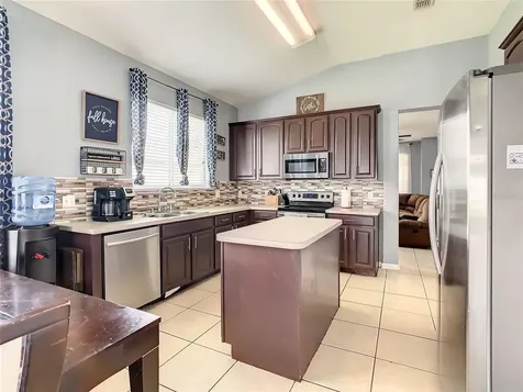 2333 Meadow Oak Circle Kissimmee FL 34746