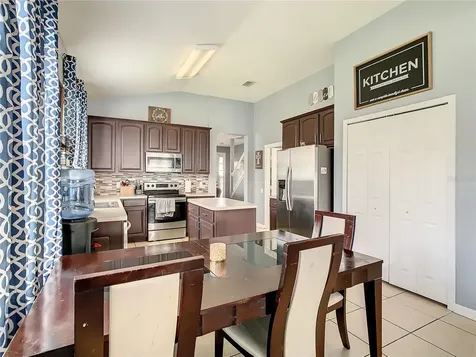 2333 Meadow Oak Circle Kissimmee FL 34746