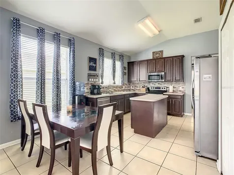 2333 Meadow Oak Circle Kissimmee FL 34746