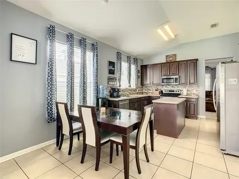 2333 Meadow Oak Circle Kissimmee FL 34746