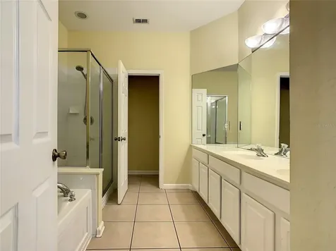 2333 Meadow Oak Circle Kissimmee FL 34746