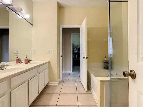 2333 Meadow Oak Circle Kissimmee FL 34746
