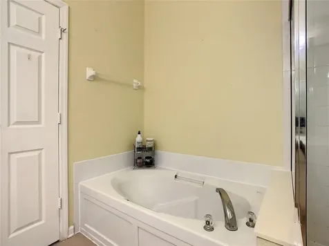 2333 Meadow Oak Circle Kissimmee FL 34746