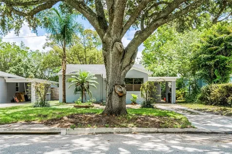 909 Essex Place Orlando FL 32806