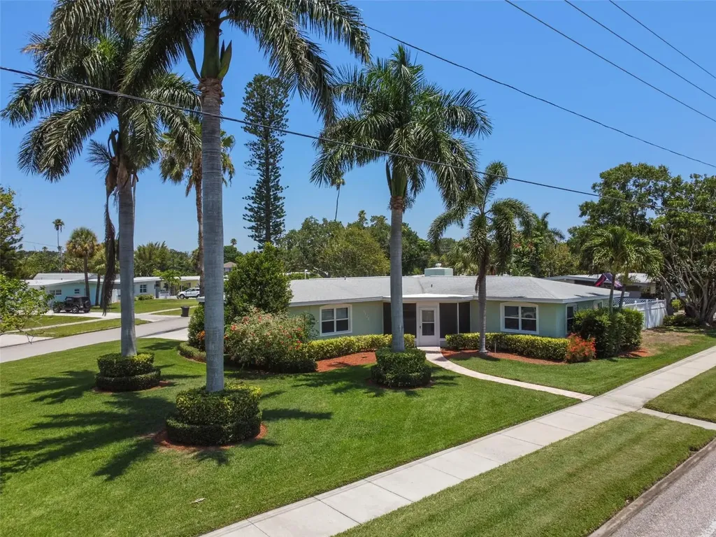 3926 Overlook Drive NE St Petersburg FL 33703
