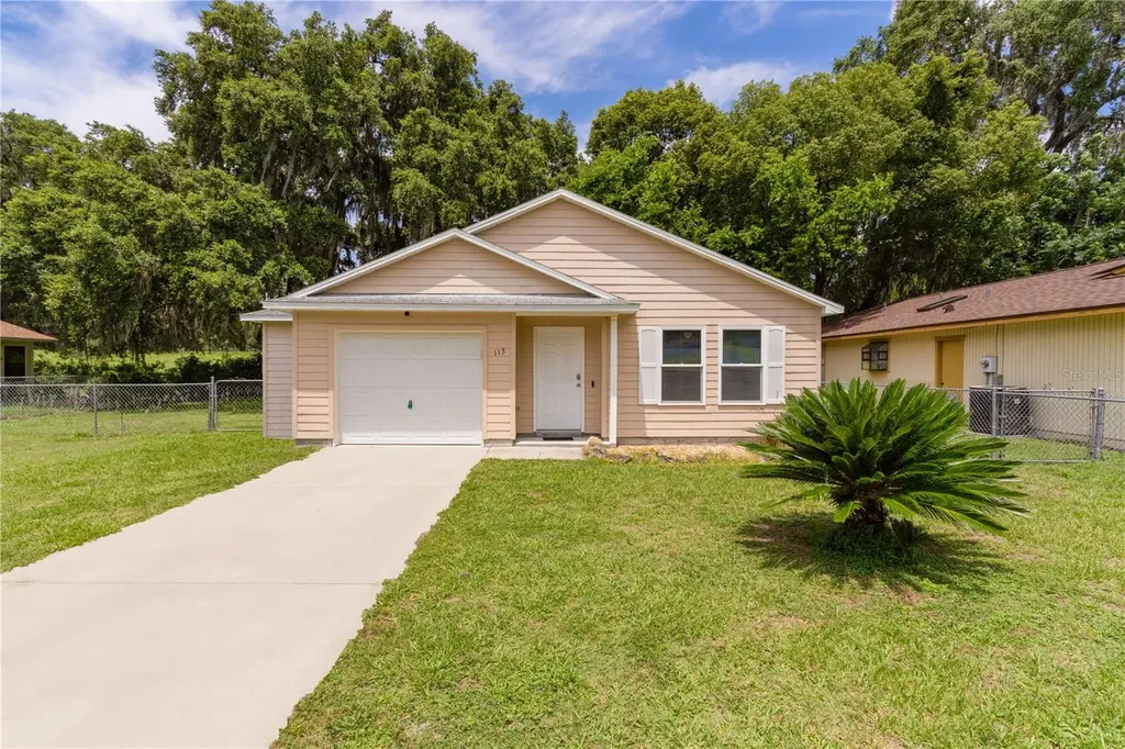 113 Woodlane Avenue Wildwood FL 34785