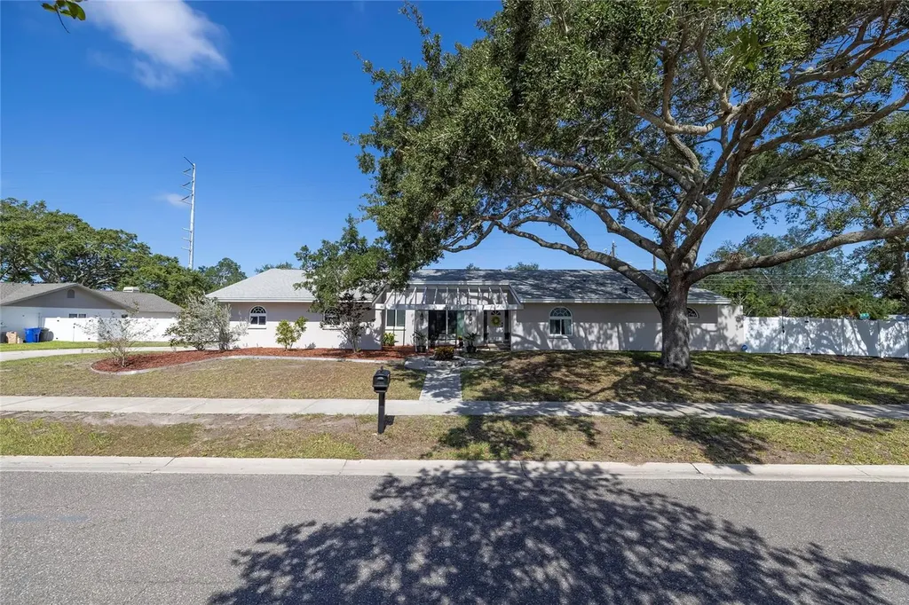 1922 Marla Court Dunedin FL 34698