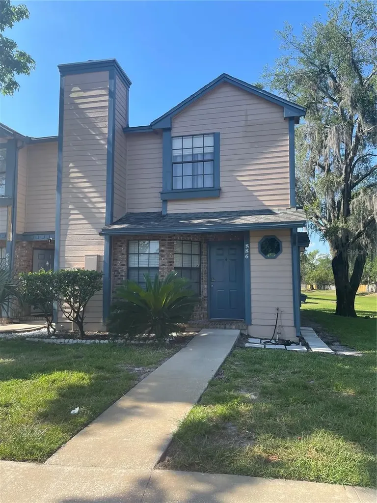 886 Commonwealth Court Casselberry FL 32707