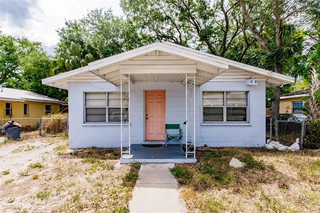 1110 6th Street W Bradenton FL 34205