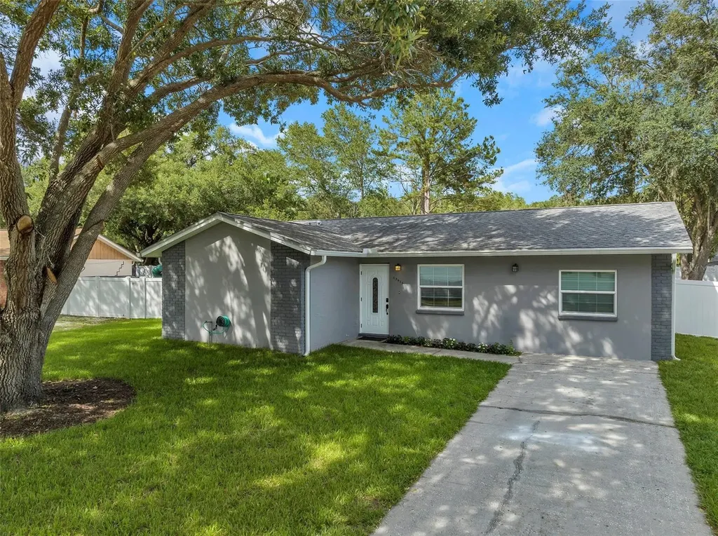 13915 Bridgeport Drive Tampa FL 33625