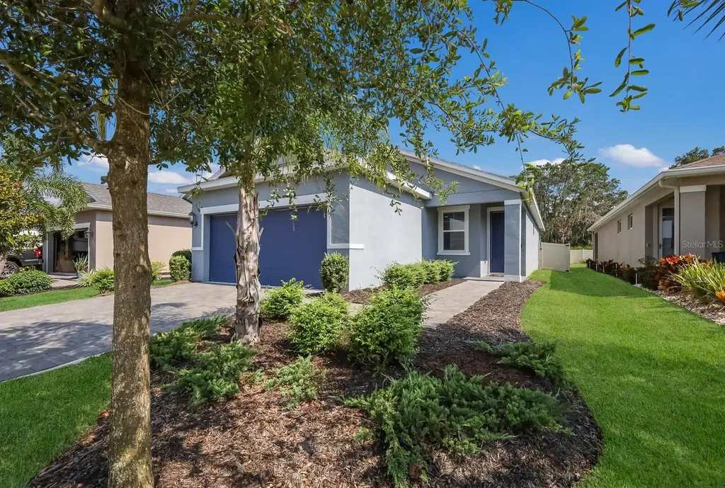5533 Los Robles Court Palmetto FL 34221