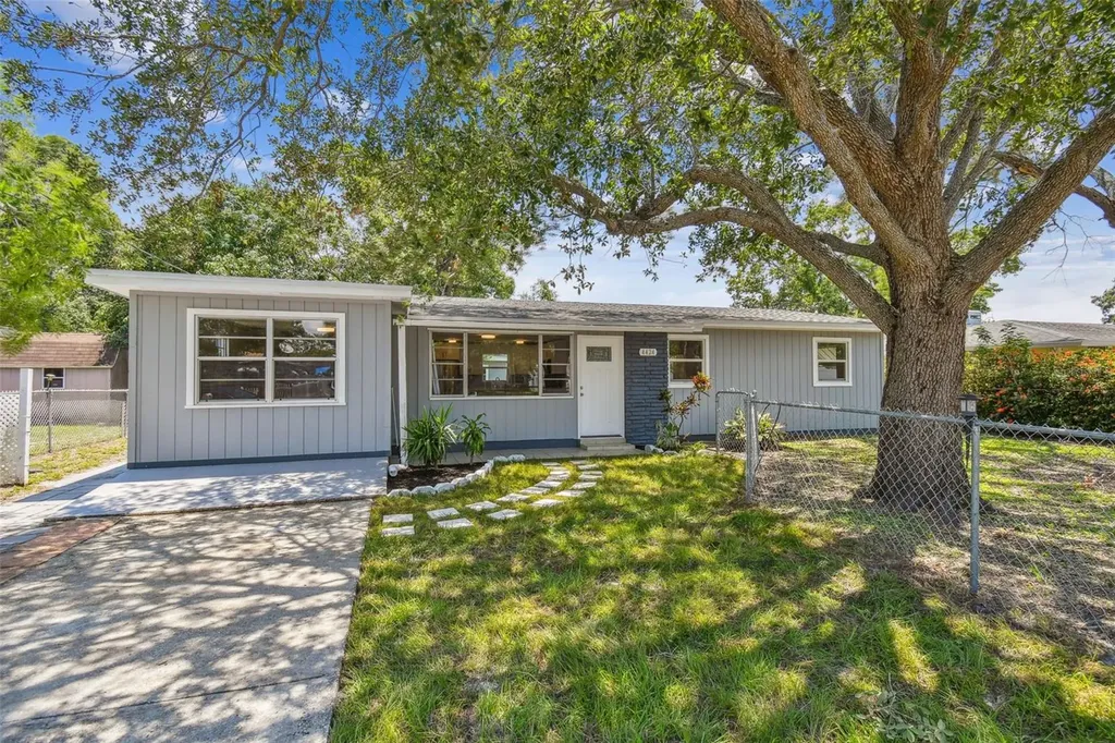 4424 W Fairview Heights Tampa FL 33616