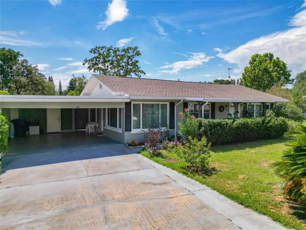 903 Virginia Avenue Tavares FL 32778