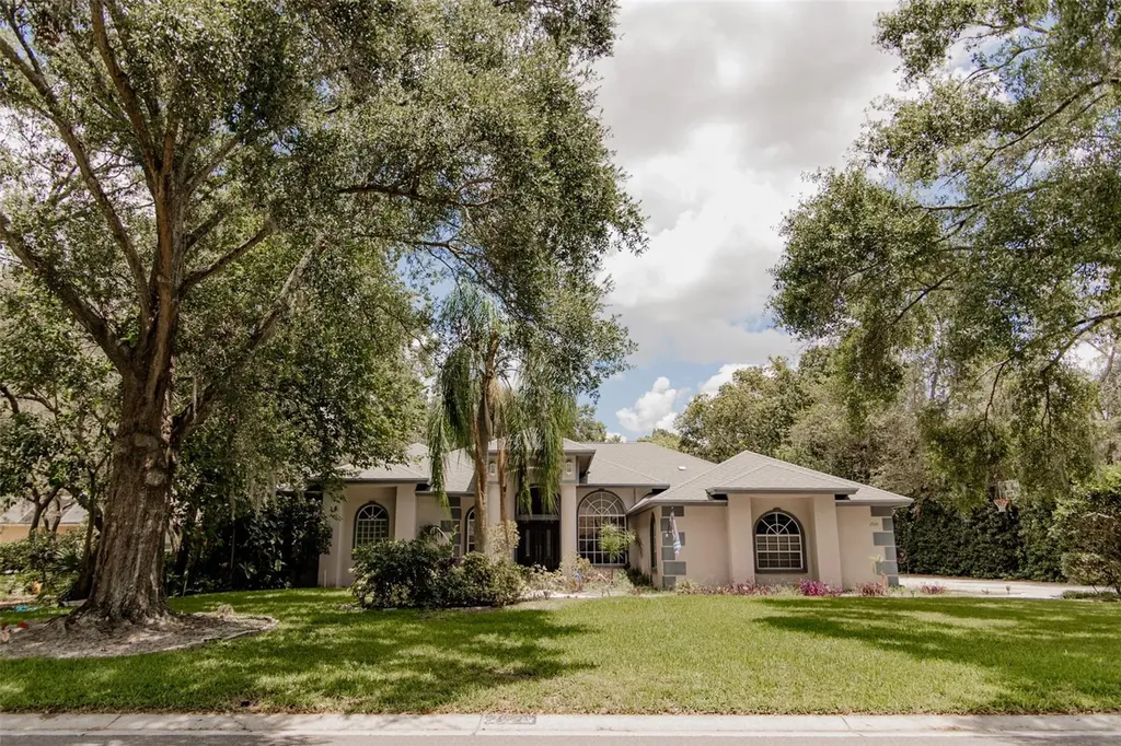 2920 Forest Club Drive Plant City FL 33566