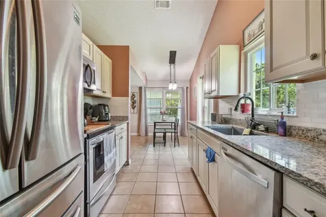 1058 Mckinnon Avenue Oviedo FL 32765