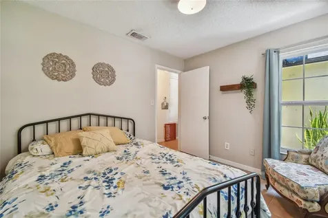 1058 Mckinnon Avenue Oviedo FL 32765