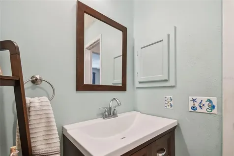 1058 Mckinnon Avenue Oviedo FL 32765