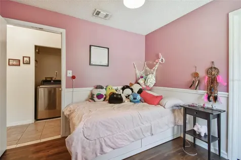 1058 Mckinnon Avenue Oviedo FL 32765