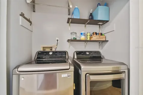 1058 Mckinnon Avenue Oviedo FL 32765