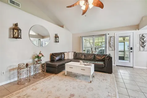1058 Mckinnon Avenue Oviedo FL 32765