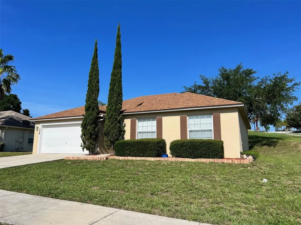 805 Cherry Laurel Street Minneola FL 34715