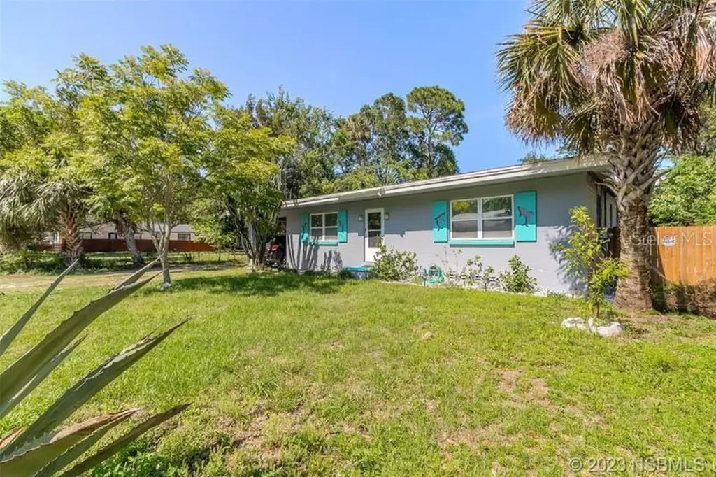 145 N Seneca Street Daytona Beach FL 32114