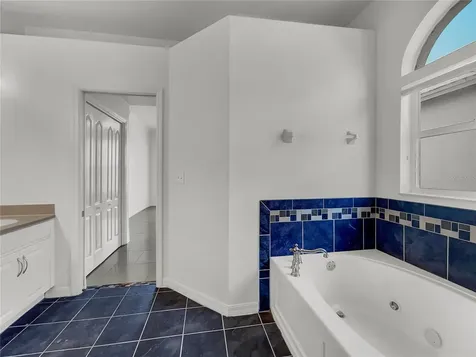 1142 Barclay Wood Drive Ruskin FL 33570