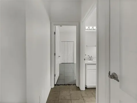 1142 Barclay Wood Drive Ruskin FL 33570