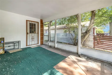 8514 N Dixon Avenue Tampa FL 33604