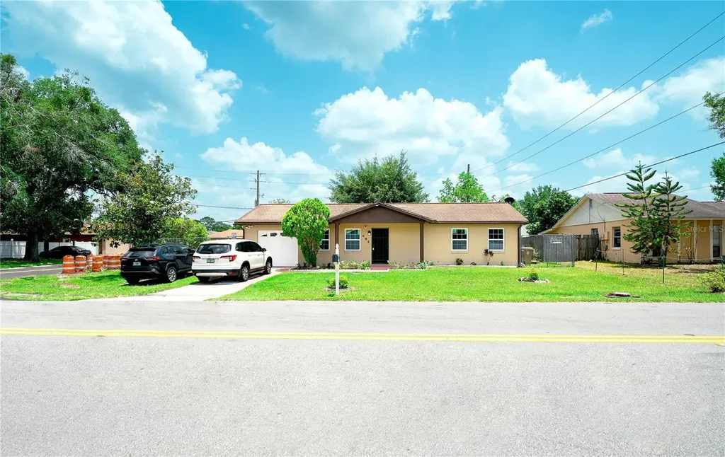 482 Royal Palm Drive Kissimmee FL 34743