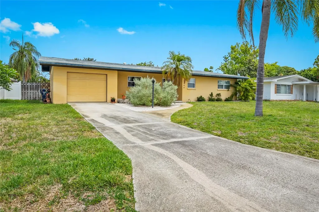 2908 26th Avenue Drive W Bradenton FL 34205