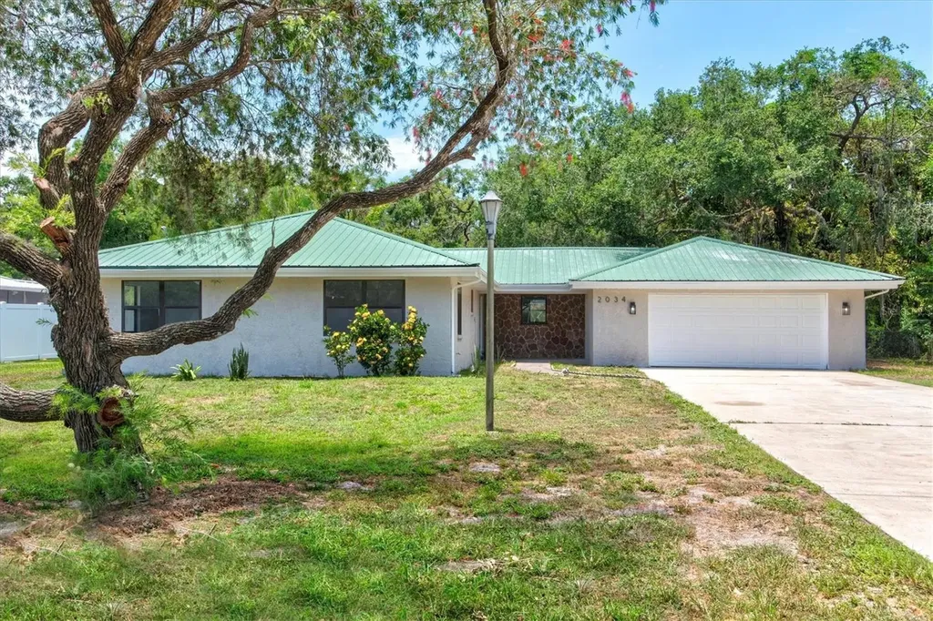 2034 W Leewynn Drive Sarasota FL 34240
